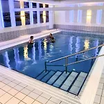 Semesterbostad Home- Nearby Free Waterpark Access