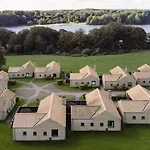 Semesterbostad Home- Nearby Free Waterpark Access *
