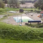 Semesterbostad Home- Nearby Free Waterpark Access *