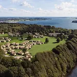Semesterbostad Home- Nearby Free Waterpark Access Middelfart